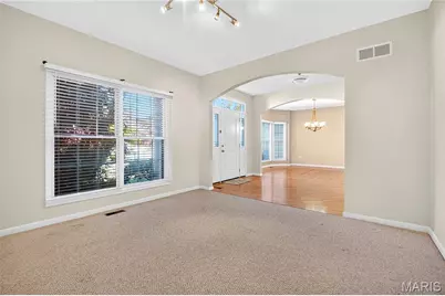 811 Wheaton Way, Creve Coeur, MO 63141 - Photo 6