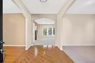 811 Wheaton Way, Creve Coeur, MO 63141 - Photo 4