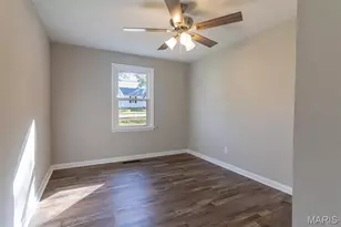 137 Holdinghausen Dr, Crystal City, MO 63019 - Photo 8