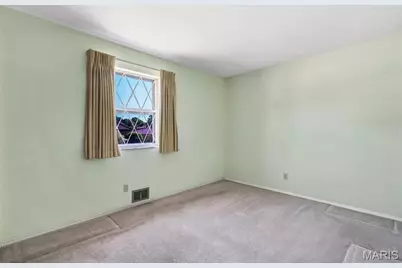 9243 Roger Lee Lane, Saint Louis, MO 63126 - Photo 30