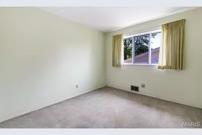 9243 Roger Lee Lane, Saint Louis, MO 63126 - Photo 28