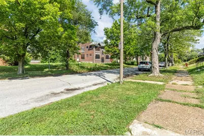 5130 Labadie Avenue, Saint Louis, MO 63115 - Photo 30