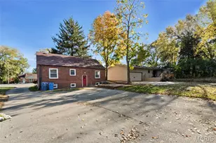 1825 S New Florissant Rd, Florissant, MO 63031 - Photo 26