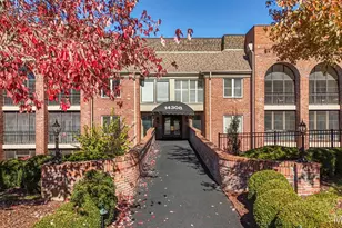 14308 Conway Meadows Ct, Chesterfield, MO 63017 - Photo 2