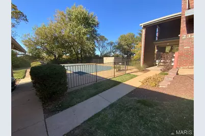 2327 Kratky Road #C, Unincorporated, MO 63114 - Photo 2