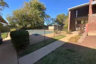 2327 Kratky Rd, Unincorporated, MO 63114 - Photo 2