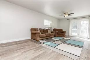 3720 Comstock Dr, Saint Louis, MO 63125 - Photo 12