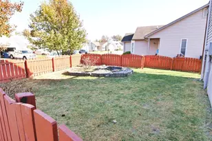 1681 Chapman Ct, Saint Charles, MO 63303 - Photo 6