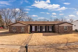 4086 Waterfall Dr, Florissant, MO 63034 - Photo 2