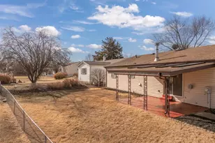 4086 Waterfall Dr, Florissant, MO 63034 - Photo 4