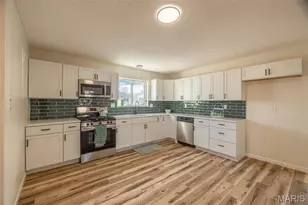 4086 Waterfall Dr, Florissant, MO 63034 - Photo 10