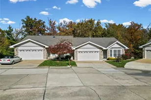 904 Palmer Ct, Lake Saint Louis, MO 63367 - Photo 2