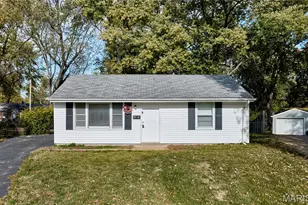 29 Mary Ann Ct, Florissant, MO 63031 - Photo 2