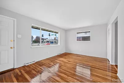 6902 Howdershell Road, Hazelwood, MO 63042 - Photo 8