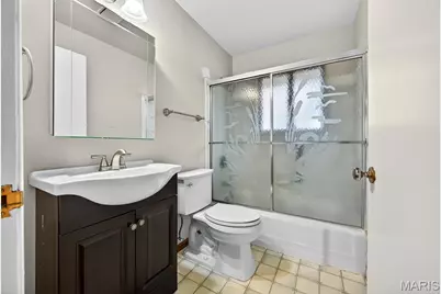 6902 Howdershell Road, Hazelwood, MO 63042 - Photo 20