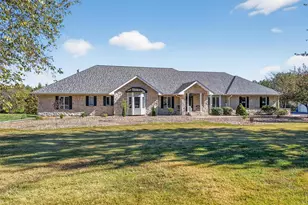 1709 Everest Ave, O'Fallon, MO 63366 - Photo 2