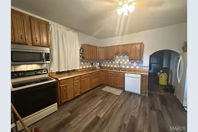 9405 Gentry Avenue, Saint Louis, MO 63125 - Photo 2