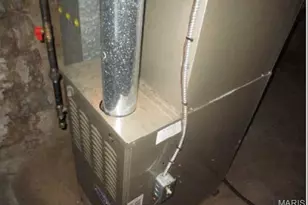 9846 Lilac Dr, Saint Louis, MO 63137 - Photo 6