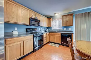 120 Homeshire Dr, Wentzville, MO 63385 - Photo 10