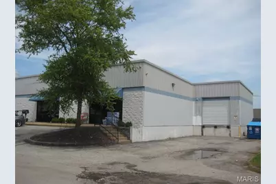 1831 Scherer Parkway, Saint Charles, MO 63303 - Photo 1