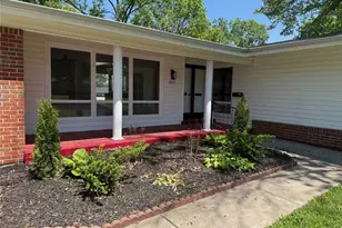 3095 Harness Dr, Florissant, MO 63033 - Photo 2