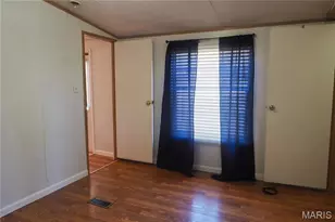 26189 N Carol St, Warrenton, MO 63383 - Photo 8