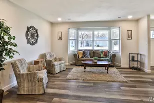 1819 Oak Tree St, Saint Peters, MO 63376 - Photo 4