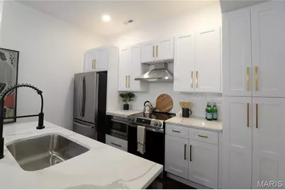 3186 Oak Hill Avenue, Saint Louis, MO 63116 - Photo 12