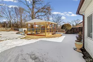 8239 Cadillac Ln, Saint Louis, MO 63134 - Photo 26