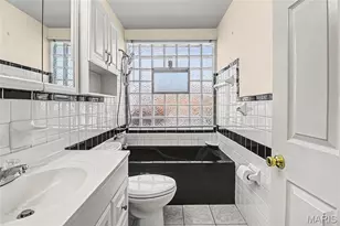 8239 Cadillac Ln, Saint Louis, MO 63134 - Photo 22