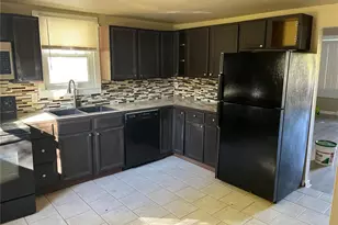 9833 Balboa Dr, Saint Louis, MO 63136 - Photo 2