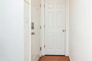 1951 Greenpoint Dr, Saint Louis, MO 63122 - Photo 4