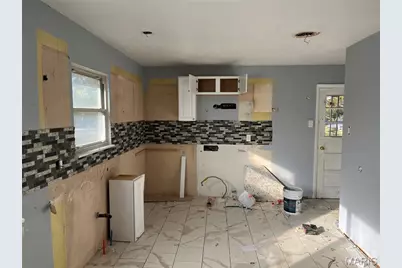 10147 Mayfair Drive, Saint Louis, MO 63136 - Photo 2