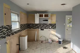 10147 Mayfair Dr, Saint Louis, MO 63136 - Photo 2