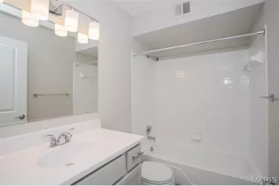 528 Oakland Hills Drive, Chesterfield, MO 63017 - Photo 20