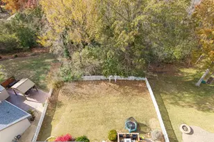 7012 Chalkstone Rd, Oakville, MO 63129 - Photo 44