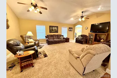 2206 Cherry Blossom Cir. Circle, Lebanon, MO 65536 - Photo 2