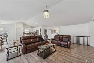 155 Keystone Ridge Dr, O'Fallon, MO 63366 - Photo 2