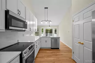 3206 Woodridge Center Pkwy, Oakville, MO 63129 - Photo 18