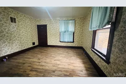 2647 Carson Road, Saint Louis, MO 63114 - Photo 8