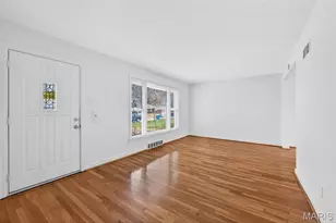 9406 Pattonwood Dr, Saint Louis, MO 63136 - Photo 10