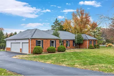 318 Pebble Valley Drive, Town and Country, MO 63141 - Photo 2