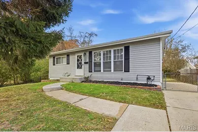 689 Conover Lane, Saint Louis, MO 63126 - Photo 1