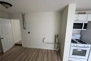 9815 Vickie Pl, Saint Louis, MO 63136 - Photo 8