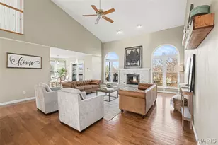 3037 Southoaks Pl, Saint Louis, MO 63129 - Photo 2