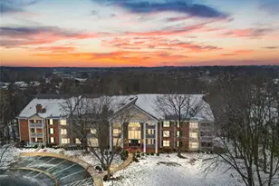 200 Ambridge Ct, Chesterfield, MO 63017 - Photo 2