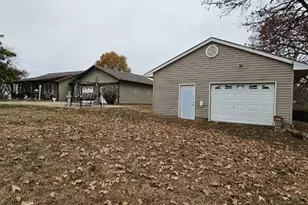 213 Lincoln Ln, Winfield, MO 63389 - Photo 12