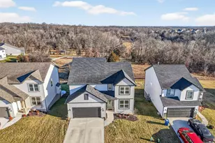 378 Valley Bluff Dr, Wentzville, MO 63385 - Photo 2