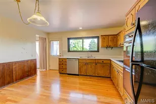 3975 Highwillow Dr, Florissant, MO 63033 - Photo 6