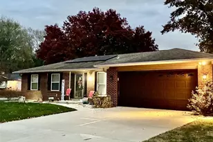 21 Lemon Tree Dr, Saint Peters, MO 63376 - Photo 2